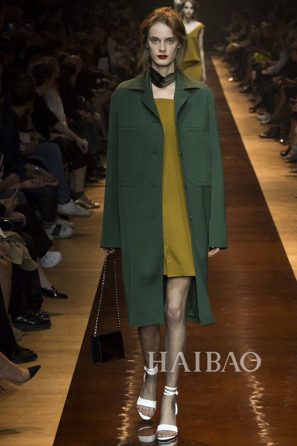 盘点2016春夏巴黎时装周60件最美风衣Look：从春到秋，柔美帅气(5)