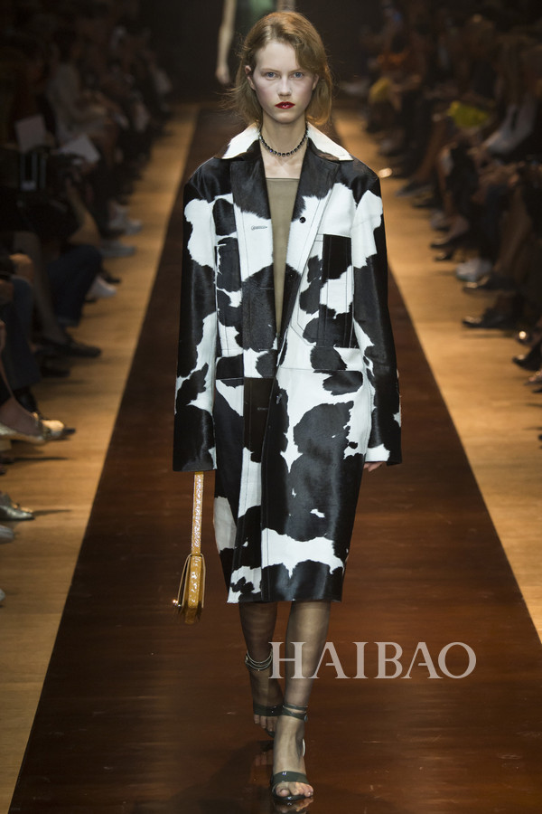 盘点2016春夏巴黎时装周60件最美风衣Look：从春到秋，柔美帅气(5)