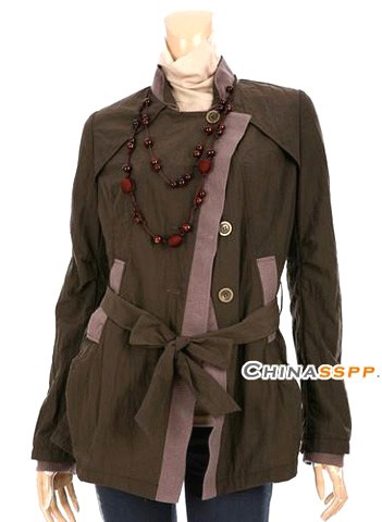 spengirl的新款风衣 一款中意的经典风衣 在秋风中演绎自己的婀娜身姿
