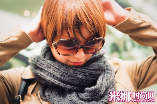 穿上特别的风衣“全世界时尚女孩”变身 2