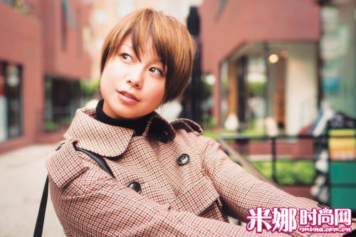 穿上特别的风衣“全世界时尚女孩”变身 3