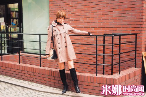 穿上特别的风衣“全世界时尚女孩”变身 3
