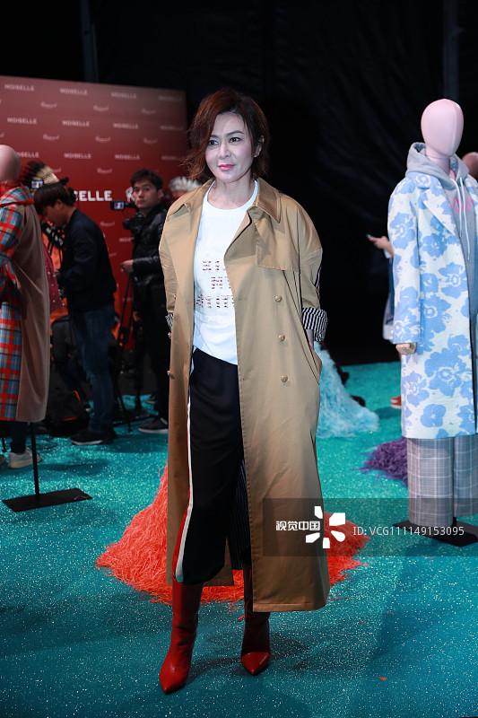 2018年女童冬款风衣_河南女童冬款三件套货源小宝宝纯棉短裤童装过季尾货